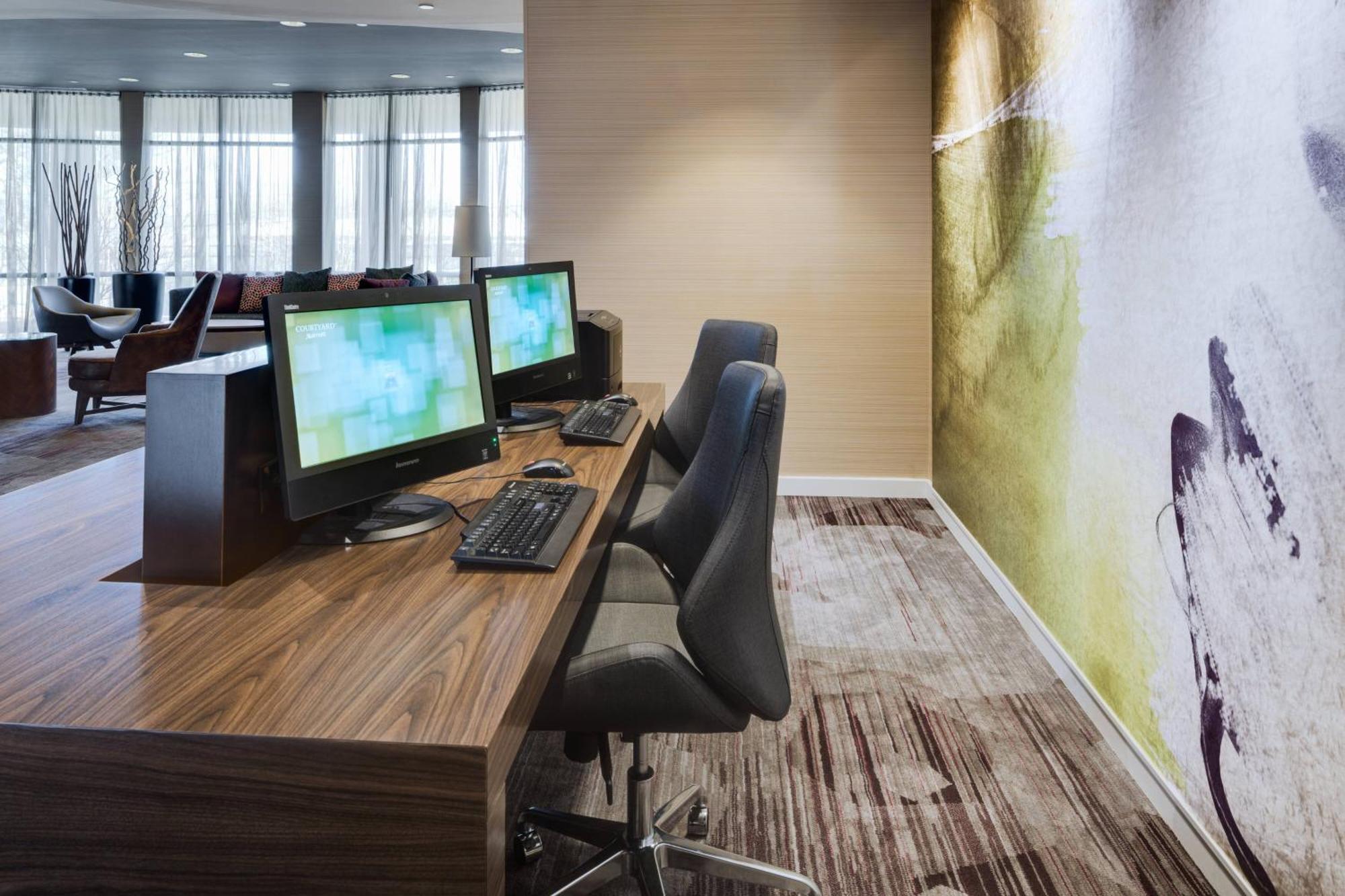 Courtyard By Marriott Providence Warwick Hotel Exterior photo