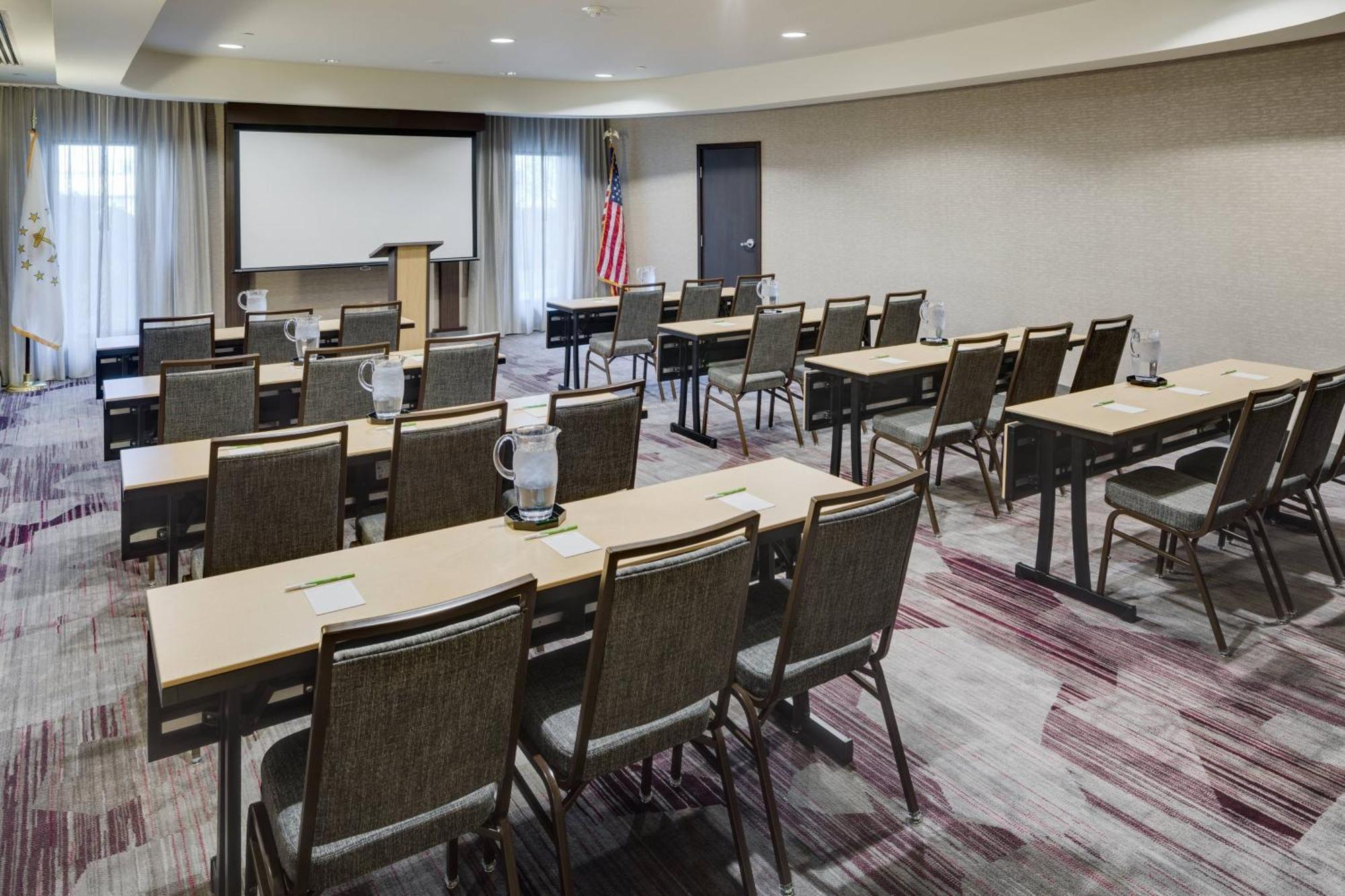 Courtyard By Marriott Providence Warwick Hotel Exterior photo