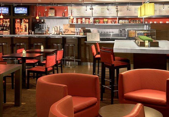 Courtyard By Marriott Providence Warwick Hotel Exterior photo
